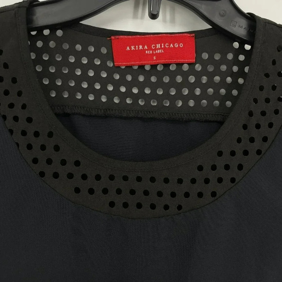 Akira Chicago Red Label Blouse Women Sz S Black Perforated Hi Low Hem Wide Strap - Picture 4 of 6